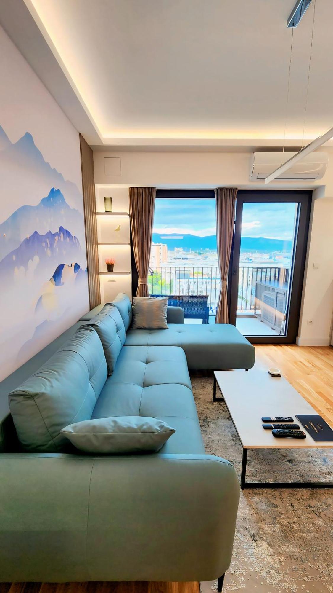 Diamond Residences 10Th Fl. Lux Apt. W/ City View Skopje Bagian luar foto
